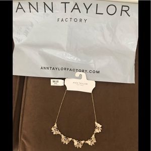 Women Ann Taylor Gold Tone Necklace with Gem NWT